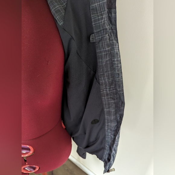 Lululemon Run Hustle jacket size 6 - Picture 8 of 8